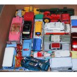 BOX OF ASSORTED VINTAGE TOY CARS TO INCLUDE EXAMPLES BY DINKY, INCLUDING THUNDER BIRDS SPECTRUM