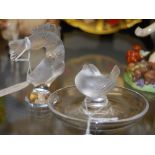 A LALIQUE WREN CLEAR AND FROSTED GLASS CIRCULAR TRINKET DISH AND A LALIQUE CLEAR AND FROSTED GLASS