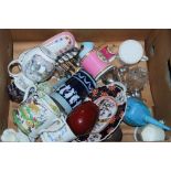 A BOX OF ASSORTED CERAMICS AND GLASSWARE