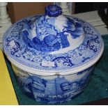 A 19TH CENTURY BLUE PRINTED PEAR WARE CIRCULAR SHAPED BOWL AND COVER, DECORATED WITH SCENES OF