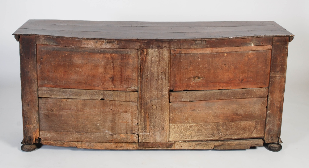 An 18th century oak dresser, the rectangular planked top above three frieze drawers and central - Image 8 of 9