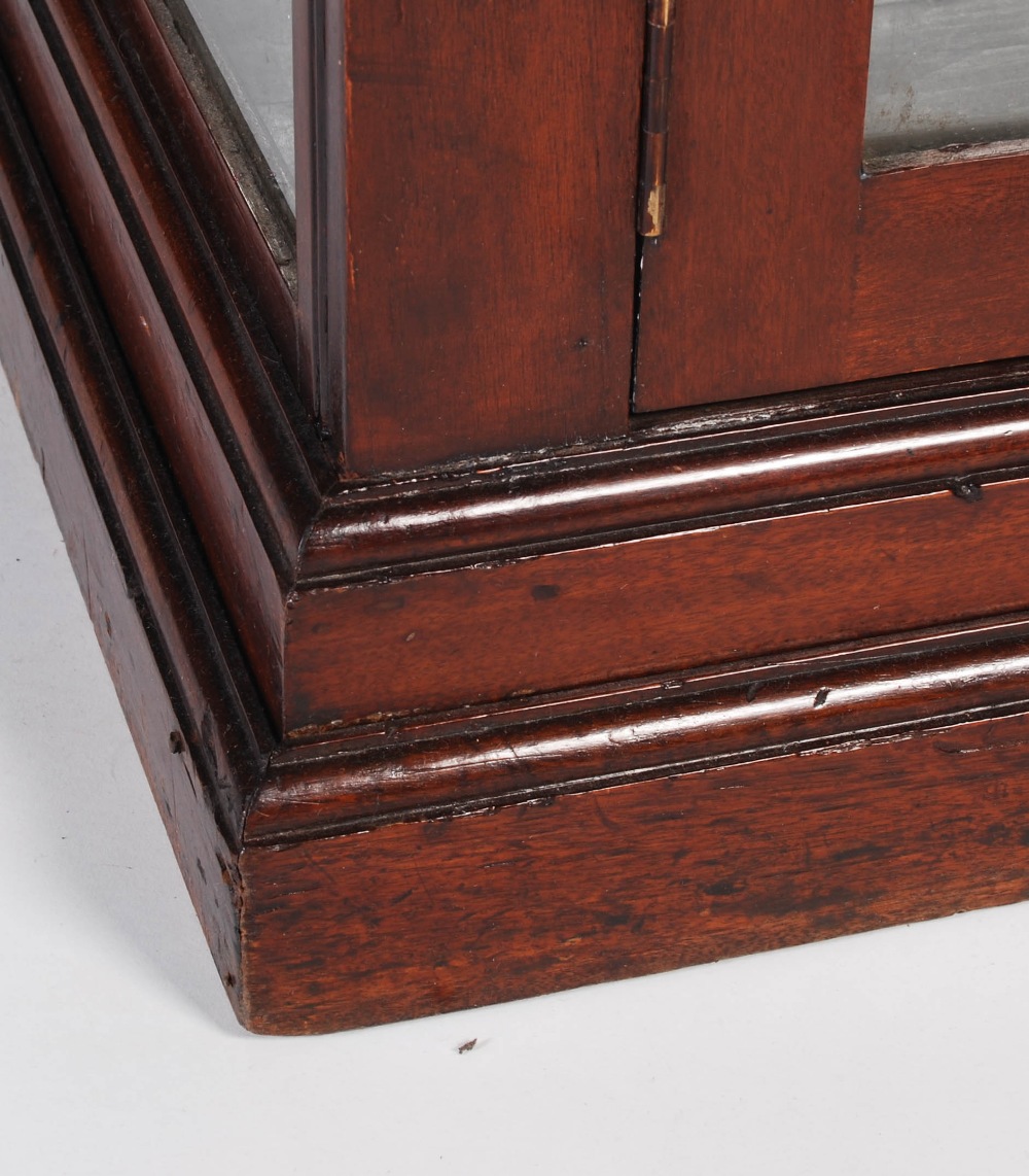 An early 20th century mahogany mirror back display cabinet, the moulded cornice above a pair of - Image 3 of 7