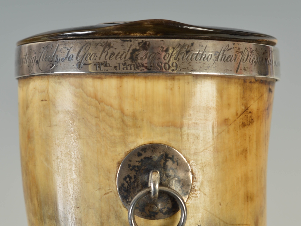 A large early 19th century horn table snuff mull with silver mounts, the collar inscribed 'Presented - Image 4 of 5