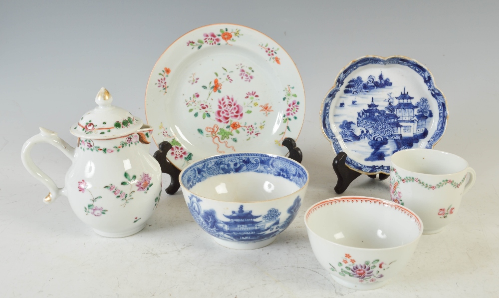 A collection of Chinese porcelain, Qing Dynasty, to include; a blue and white hexagonal shaped spoon