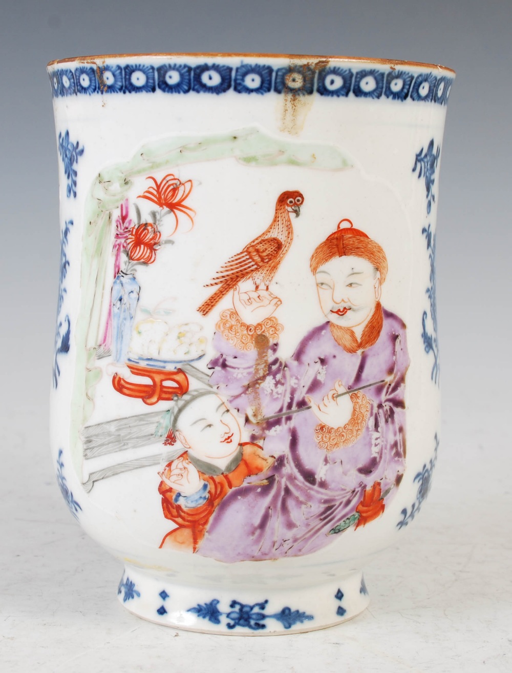 A Chinese porcelain blue and white tankard, Qing Dynasty, decorated in famille rose enamels with - Image 2 of 8