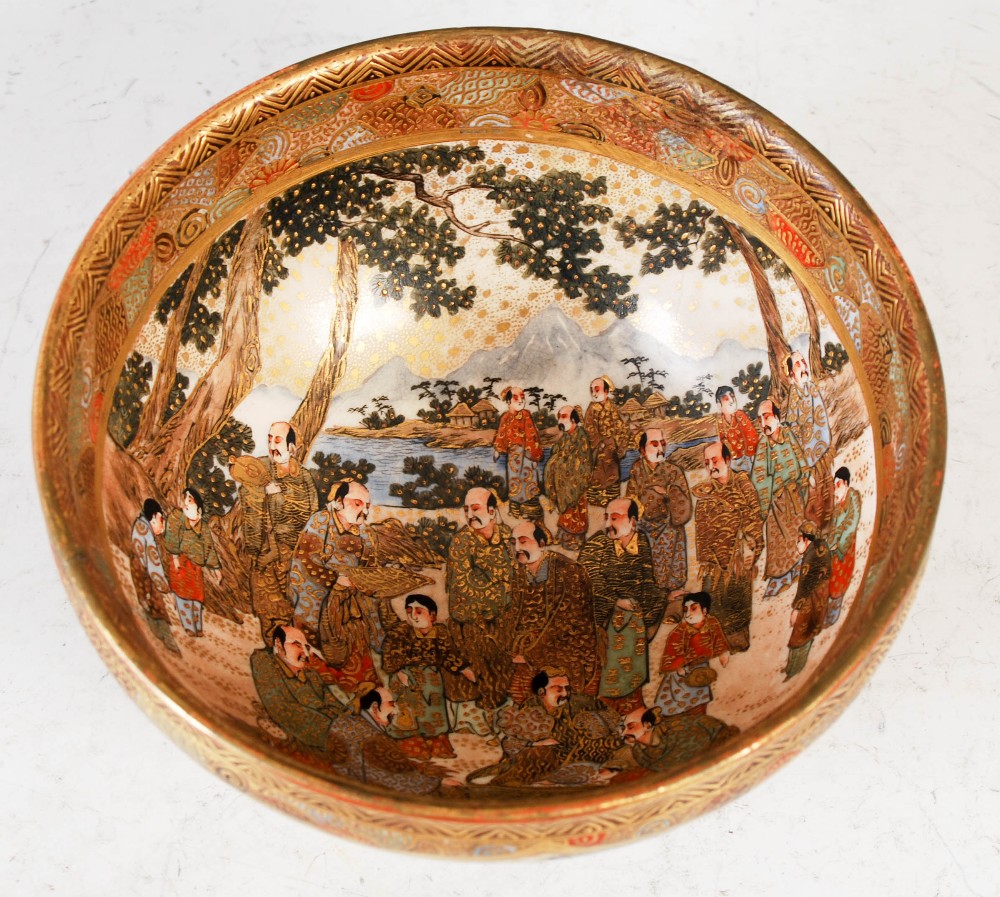 A Japanese Satsuma pottery bowl, Meiji Period, the interior decorated with a crowd of figures, the - Image 6 of 8