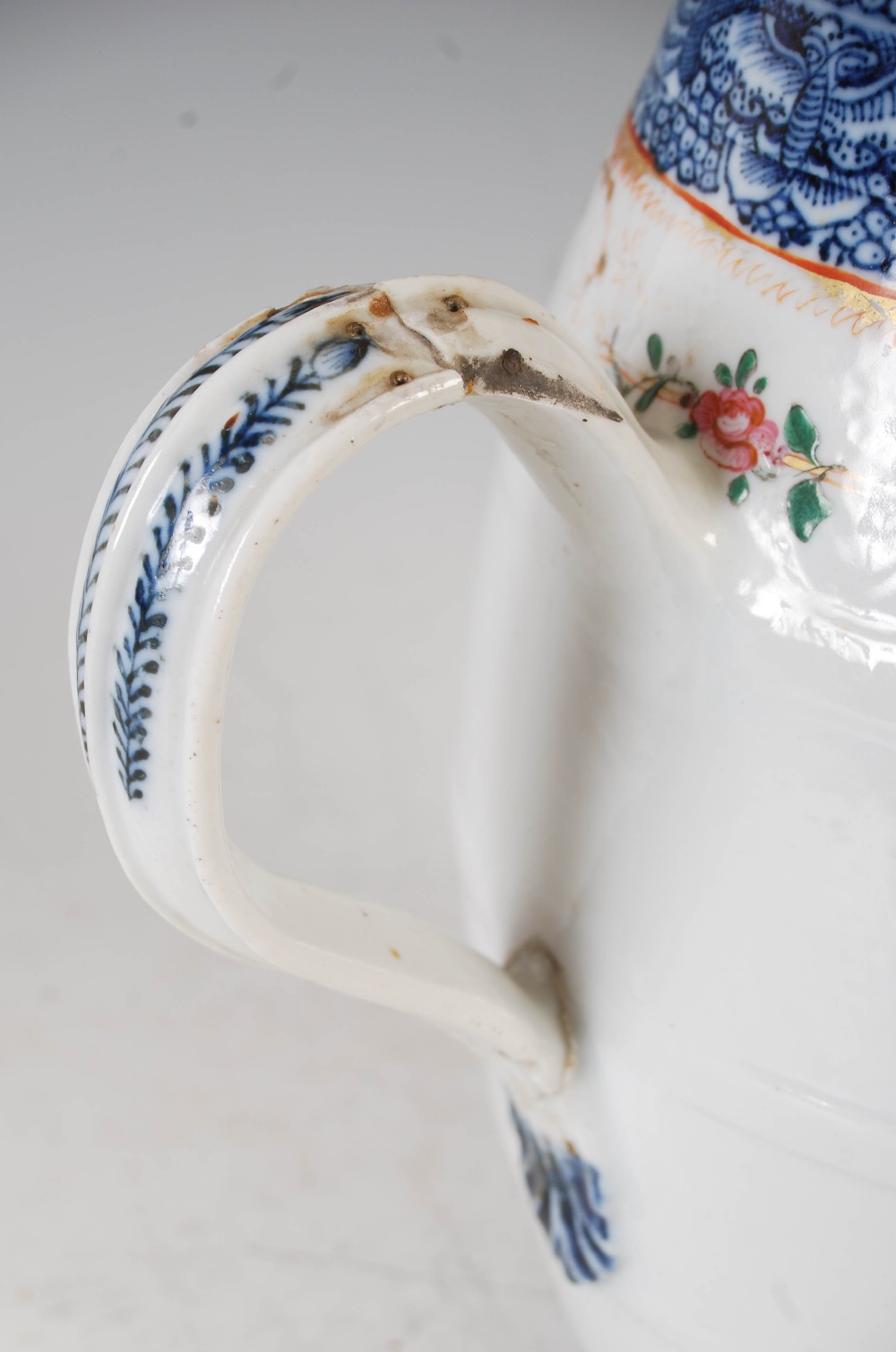 A Chinese porcelain blue and white barrel shaped jug, Qing Dynasty, decorated with ribbon tied - Image 8 of 10