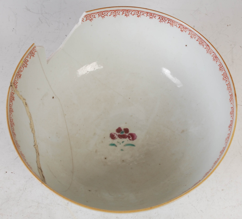 Three pieces of Chinese famille rose porcelain, Qing Dynasty, comprising; a decagon shaped charger - Image 14 of 17