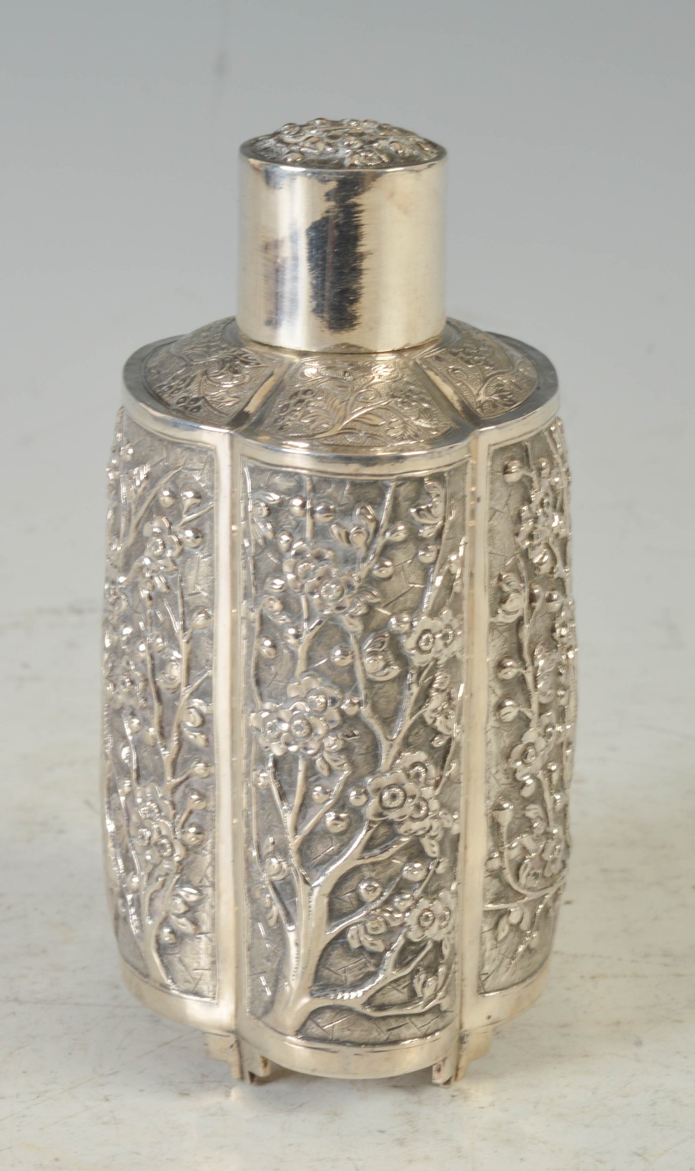 A late 19th/ early 20th century Chinese silver quatrefoil shaped tea caddy, WANG HING, with embossed - Image 2 of 6