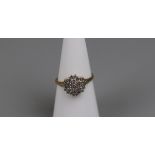 18ct gold diamond cluster ring  - Approx size M