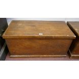 Small elm blanket box to include 4 walking sticks - Approx L: 81cm x W: 40cm x H: 40cm