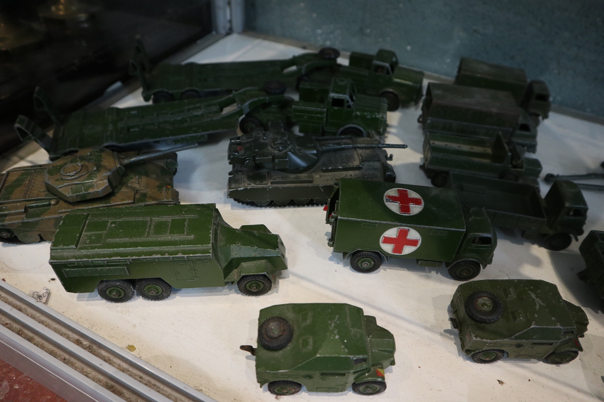 Collection of diecast military vehicles to include Corgi and Dinky - Image 7 of 9