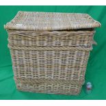 Very large rope bound laundry basket - Approx L: 80cm W: 57cm H: 76cm