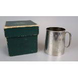 Small hallmarked silver tankard in box - Approx weight 58g