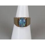 Gold and opal set ring - Size N½