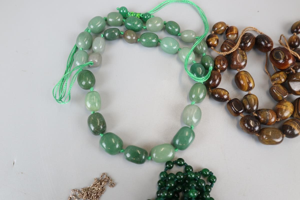 Collection of jade jewellery etc - Image 7 of 9