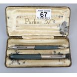 Set of 2 Parker 51 pens in presentation case