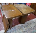 Art Deco style extending dining table (in need of some tlc) - Approx. size L: 152cm W: 76cm H: 78cm