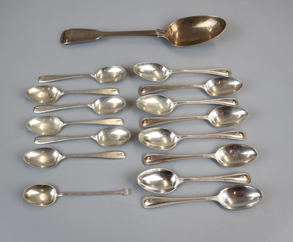 Collection of hallmarked silver spoons - Approx. weight: 377g