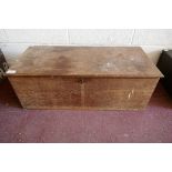 Oak tool chest with key - Approx. size W: 73cm D: 33cm H: 26cm