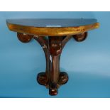 Carved wooden wall bracket shelf - Approx. height: 41cm