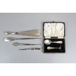 Collection of silver to include a cased Christening set