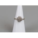 18ct gold diamond cluster ring - Size J