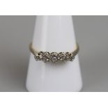 18ct gold 5 stone diamond ring - Size R1/2