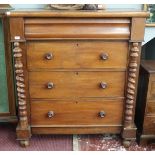 Scottish mahogany chest of 4 drawers - Approx size: W: 112cm D: 51cm H: 124cm