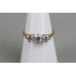 18ct gold 3 stone diamond ring - Size N