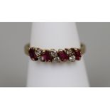 Gold diamond and ruby ring - Size M