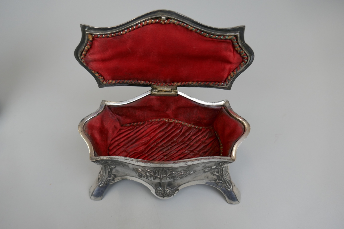 Art Nouveau Britannia metal jewel casket by WMF of bombe serpentine form, the silver plated - Bild 5 aus 7