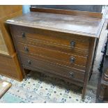 Oak chest of 3 drawers - Approx W: 89cm D: 42cm H: 84cm