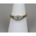 18ct gold 3 stone diamond ring - Size N