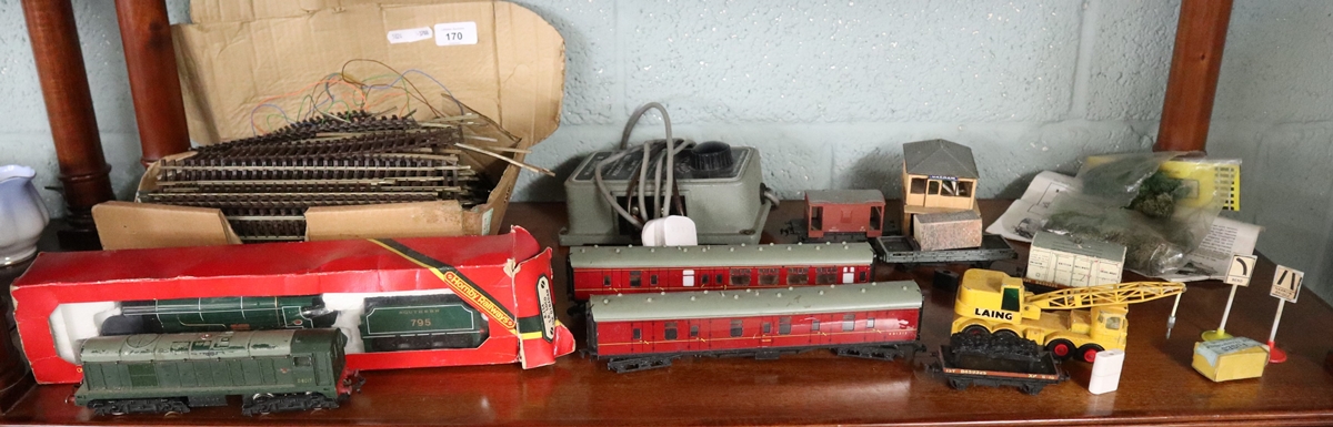 Collection of OO gauge railway to include rolling stock