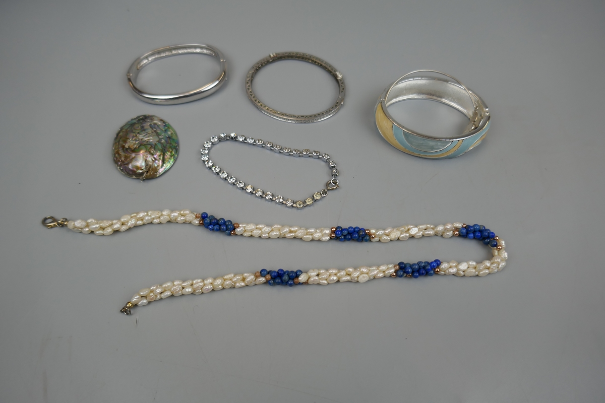 Collection of white metal jewellery to include fresh water pearls