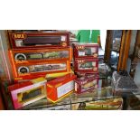 Collection of 00 gauge to include Hornby and Airfix