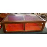 Department store display cabinet with toughened glass - Approx W: 103cm D: 58cm H: 32cm