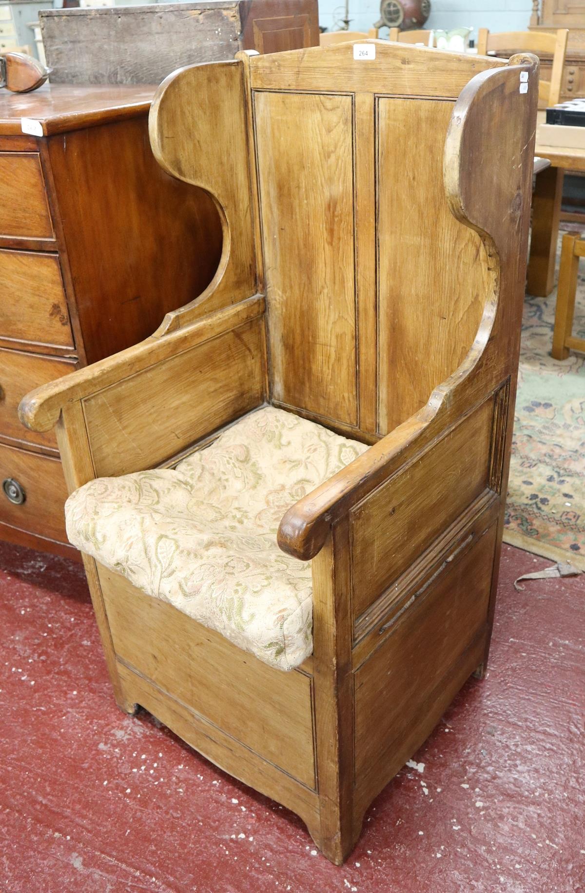 Early pine armchair - Approx H: 113cm