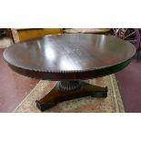 Fine Regency rosewood breakfast table - Approx diameter: 132cm