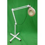 Cantilever jewellers lamp with magnifying glass and light