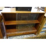 Mid-century display unit with drawers to base - W: 105cm D: 32cm H: 92cm
