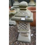 Stone finial - Height 68cm