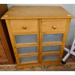 Oak cabinet - Approx W: 74cm D: 48cm H: 82cm
