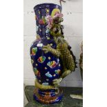 Large floor standing vase adorned with dragon - Approx. height: 69cm