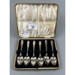 Cased set of 6 hallmarked silver teaspoons