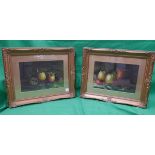 Pair of oils - Still life in ornate gold frames - Approx. image size: 29cm x 18.5cm