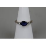 18ct white gold sapphire and diamond ring - Approx. size: K