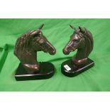 Pair of bronze horse head bookends - Approx. height: 23cm