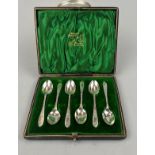 Hallmarked silver teaspoons in box